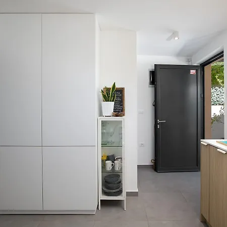 Nyaraló House Olive Pomer