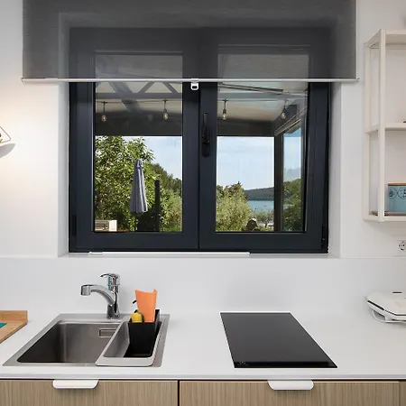 House Olive Nyaraló